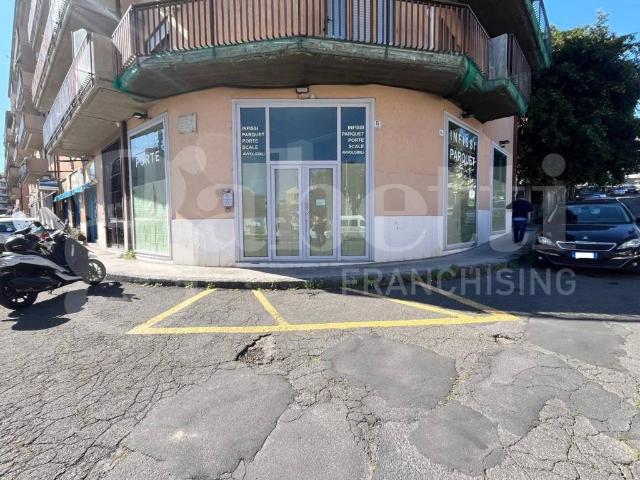 Locale Commerciale in affitto a Borgo-Sanzio, Catania