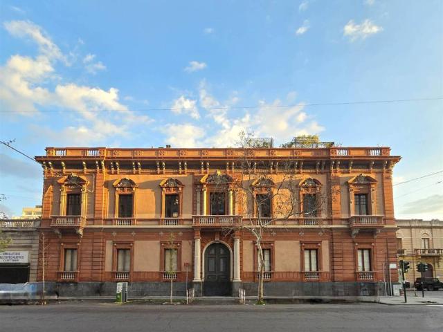 Locale Commerciale in affitto a Borgo-Sanzio, Catania