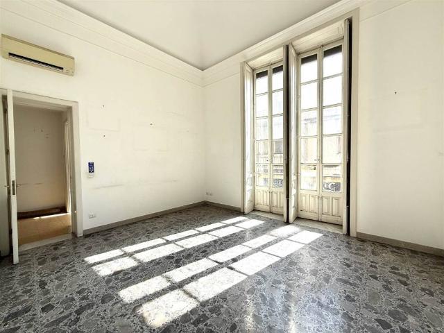 Locale Commerciale in affitto a Picanello-Ognina-Barriera-Canalicchio, Catania