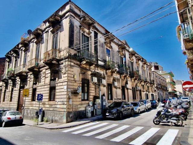 Locale Commerciale in affitto a Borgo-Sanzio, Catania