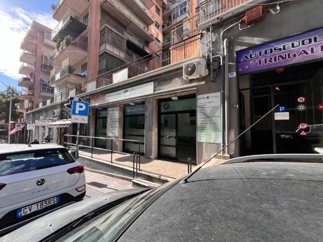 Locale Commerciale in affitto a Borgo-Sanzio, Catania