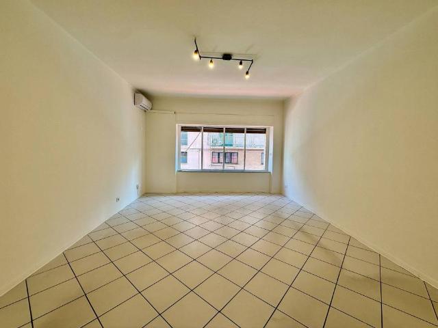 Locale Commerciale in affitto a Borgo-Sanzio, Catania