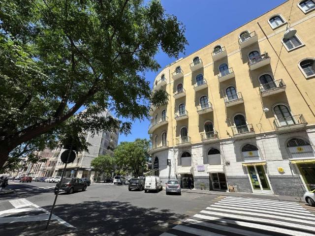 Locale Commerciale in affitto a Borgo-Sanzio, Catania