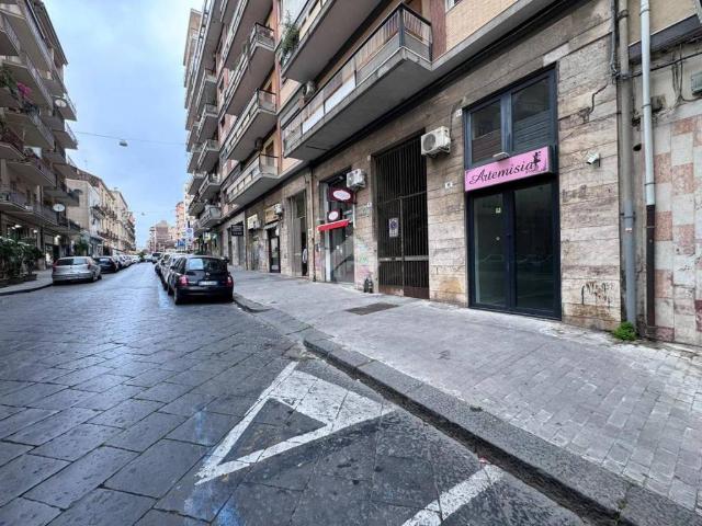 Locale Commerciale in affitto a Borgo-Sanzio, Catania