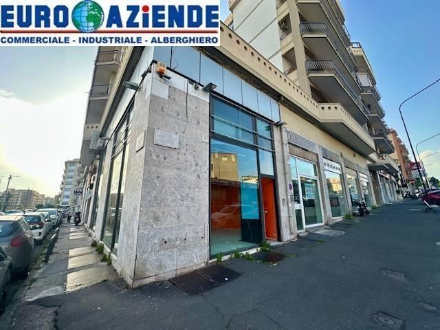 Locale Commerciale in affitto a Picanello-Ognina-Barriera-Canalicchio, Catania