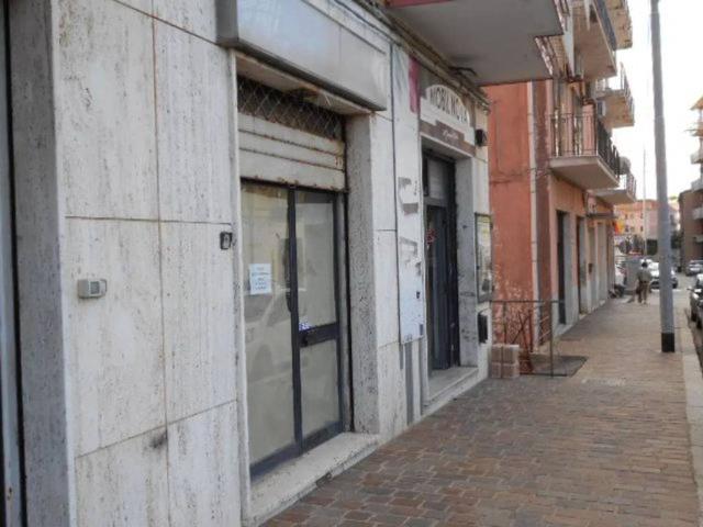 Locale Commerciale in affitto a Pontegrande, Calabria