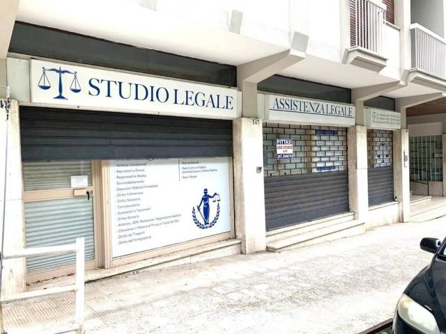 Locale Commerciale in affitto a Calabria, Catanzaro