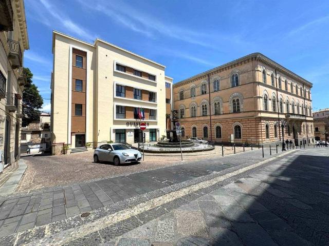 Locale Commerciale in affitto a Sant'Antonio, Calabria