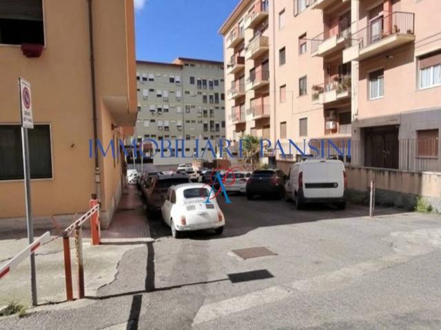 Locale Commerciale in affitto a Pontepiccolo, Catanzaro
