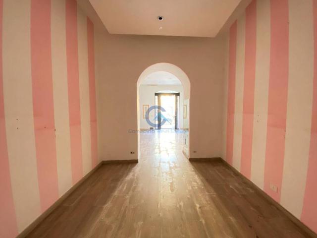 Locale Commerciale in affitto a Calabria, Catanzaro