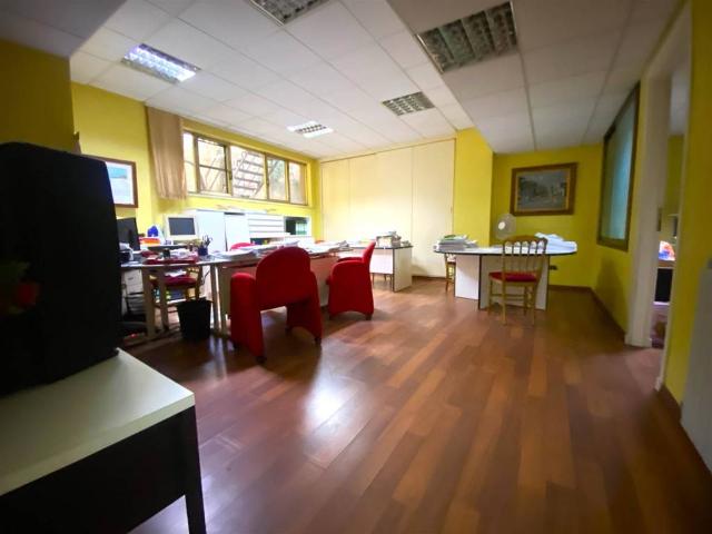 Locale Commerciale in affitto a Sant'Antonio, Calabria
