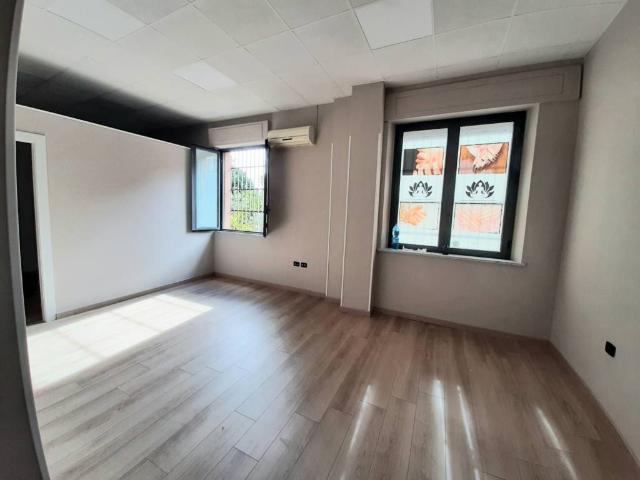 Locale Commerciale in affitto a Dulcino, Calabria