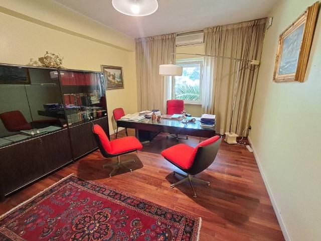 Locale Commerciale in affitto a Sant'Antonio, Calabria