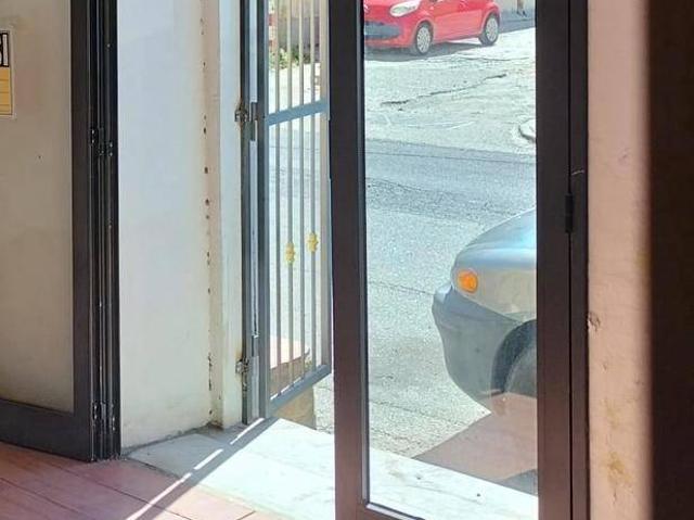 Locale Commerciale in affitto a Santa Maria, Calabria