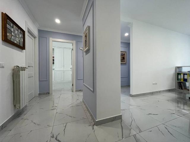 Locale Commerciale in affitto a Calabria, Catanzaro