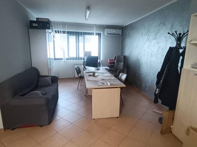 Locale Commerciale in affitto a Calabria, Catanzaro
