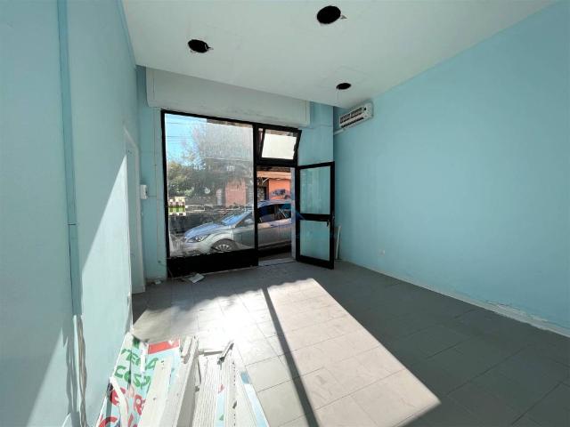 Locale Commerciale in affitto a Santa Maria, Calabria