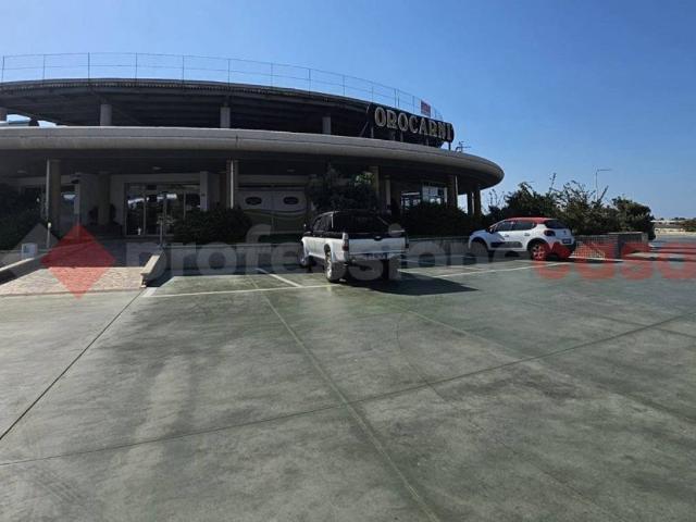 Locale Commerciale in affitto a Calabria, Catanzaro