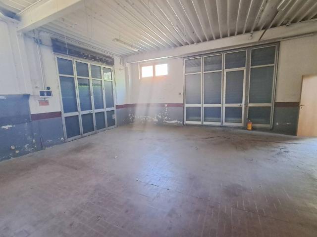 Locale Commerciale in affitto a Sant'Antonio, Calabria