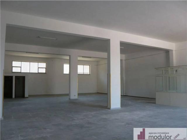 Locale Commerciale in affitto a Dulcino, Calabria