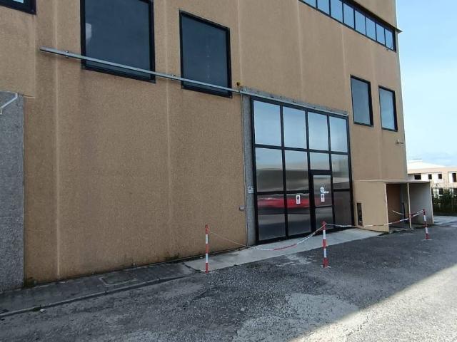 Locale Commerciale in affitto a Santa Maria, Calabria