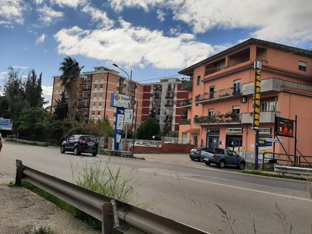 Locale Commerciale in affitto a Dulcino, Calabria