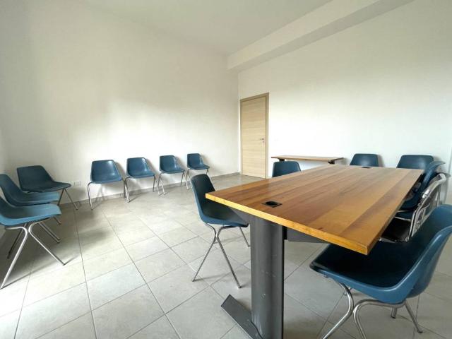Locale Commerciale in affitto a Sant'Antonio, Calabria