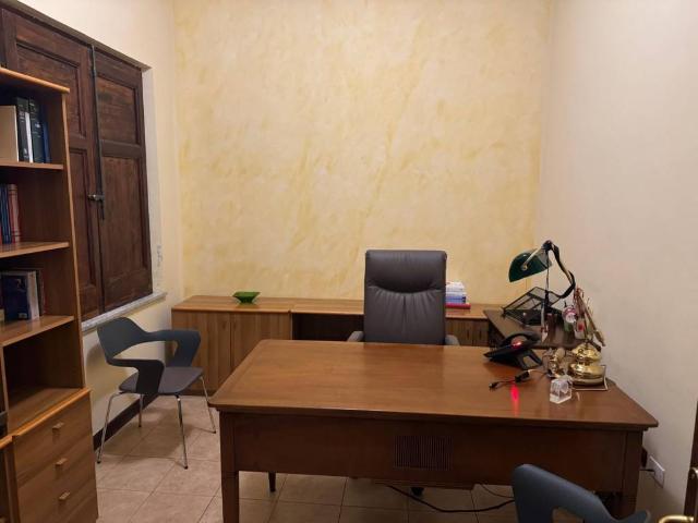 Locale Commerciale in affitto a Calabria, Catanzaro