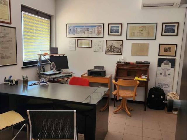 Locale Commerciale in affitto a Cattolica, Reggio Emilia