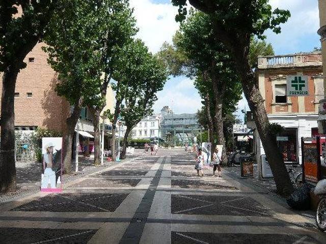 Locale Commerciale in affitto a Cattolica, Reggio Emilia