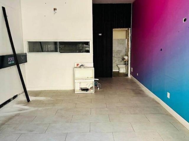 Locale Commerciale in affitto a Passetto, Cava De' Tirreni