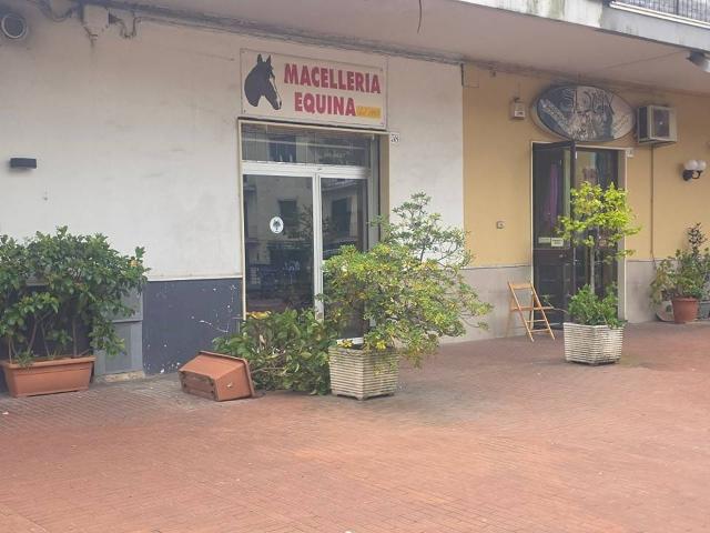 Locale Commerciale in affitto a Passetto, Cava De' Tirreni