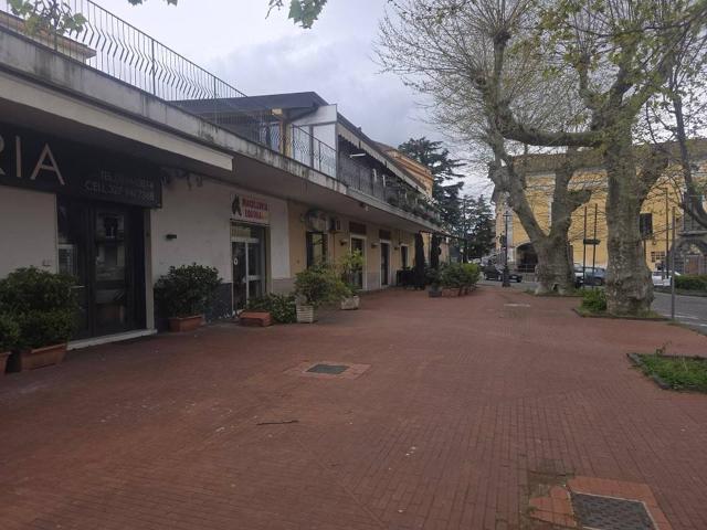 Locale Commerciale in affitto a Passetto, Cava De' Tirreni