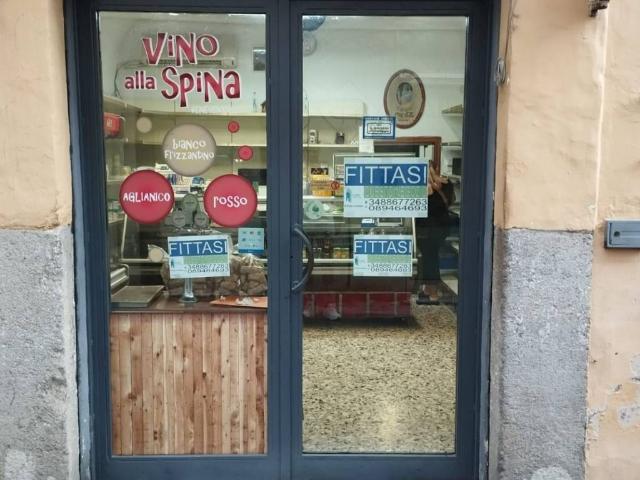 Locale Commerciale in affitto a Rione Sala, Cava De' Tirreni