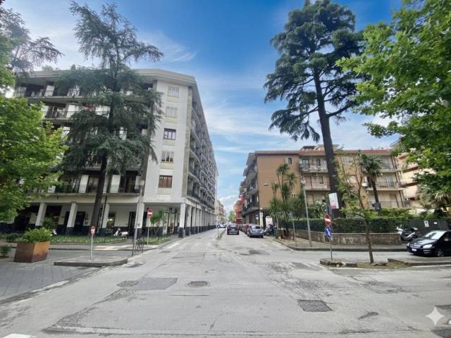 Locale Commerciale in affitto a San Vito, Cava De' Tirreni