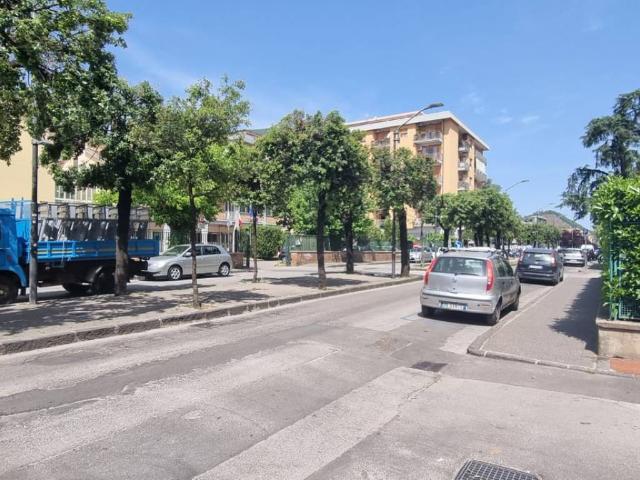 Locale Commerciale in affitto a San Vito, Cava De' Tirreni