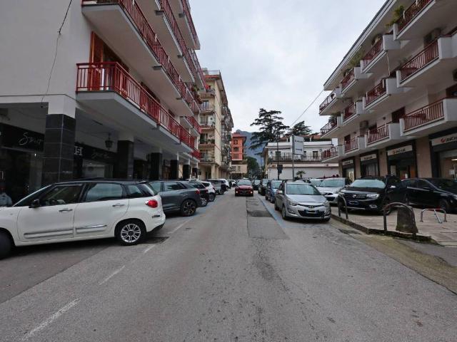 Locale Commerciale in affitto a San Vito, Cava De' Tirreni