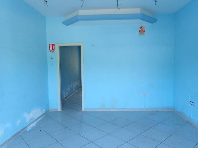 Locale Commerciale in affitto a Santa Rosa, Cava De' Tirreni