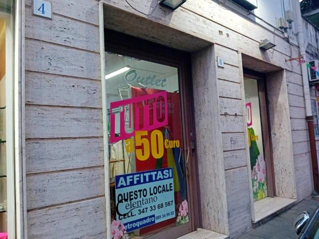 Locale Commerciale in affitto a Passetto, Cava De' Tirreni