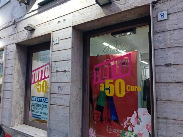 Locale Commerciale in affitto a Passetto, Cava De' Tirreni