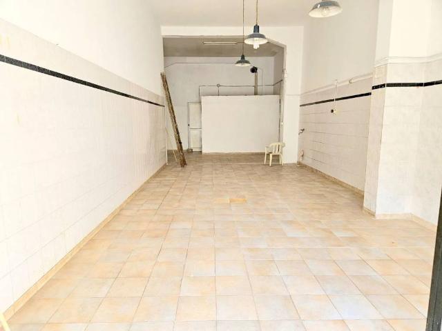 Locale Commerciale in affitto a Puglia, Lecce