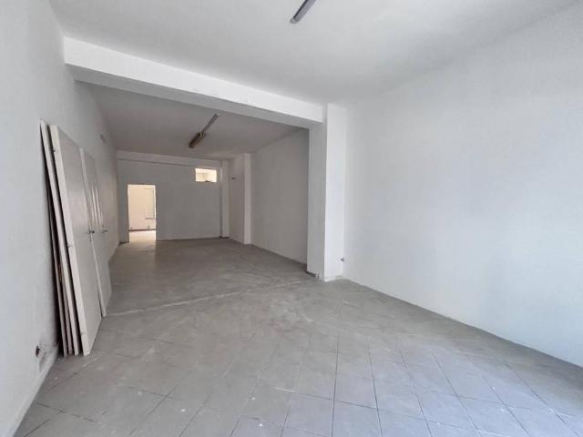 Locale Commerciale in affitto a Puglia, Lecce