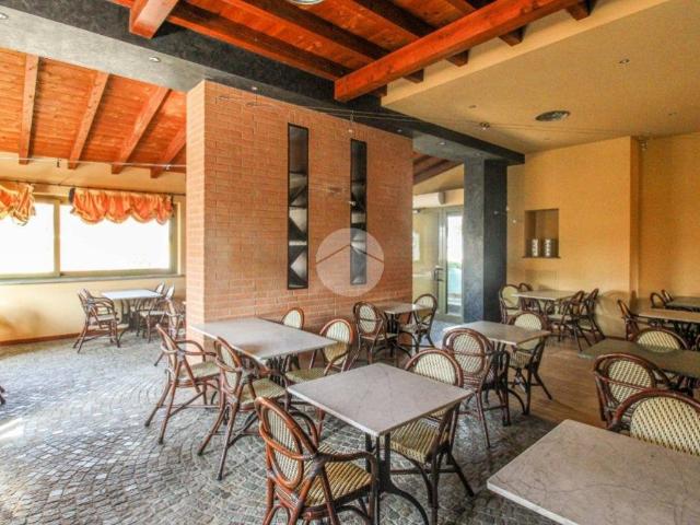 Locale Commerciale in affitto a Cavenago D'adda