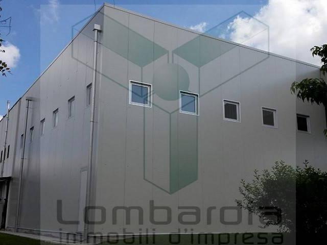 Locale Commerciale in affitto a Cavenago Brianza, Lombardia