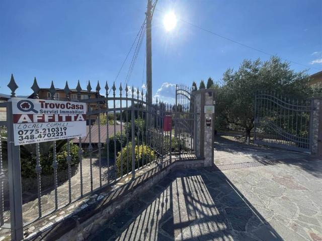 Locale Commerciale in affitto a Ceccano, Lazio