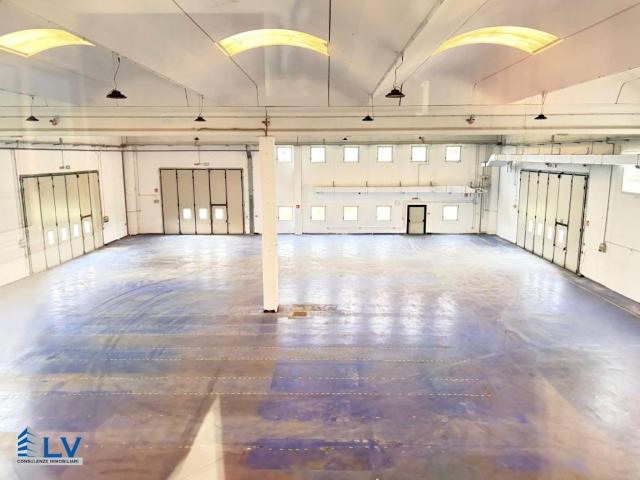 Locale Commerciale in affitto a Ceccano, Lazio