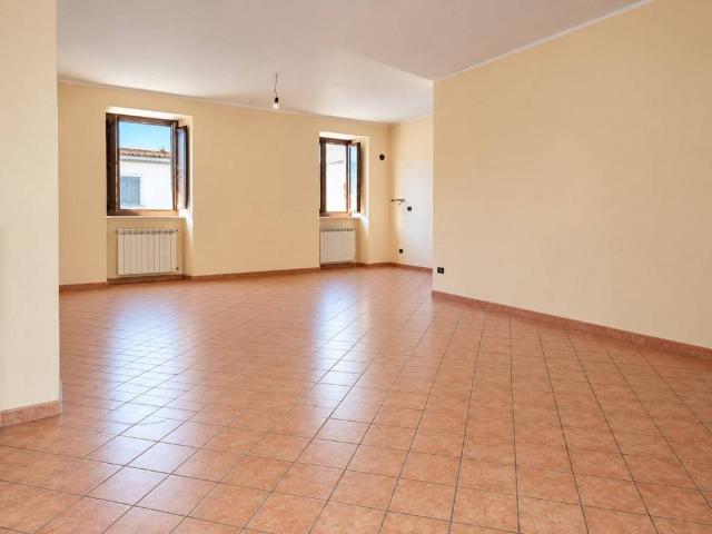 Locale Commerciale in affitto a Ovindoli, L'Aquila