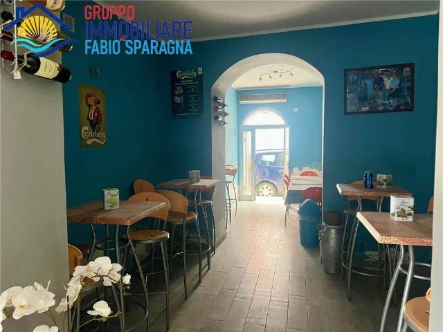 Locale Commerciale in affitto a Cellole, Campania
