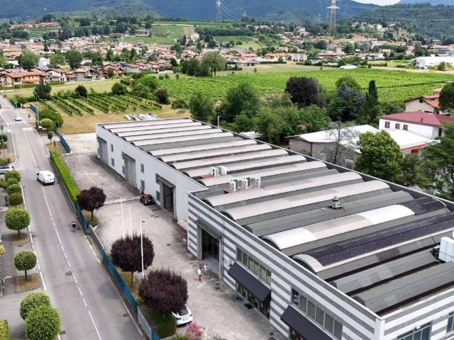Locale Commerciale in affitto a Cenate Sotto, Lombardia