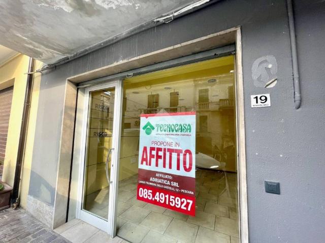Locale Commerciale in affitto a Ripattoni Vecchio, Cepagatti
